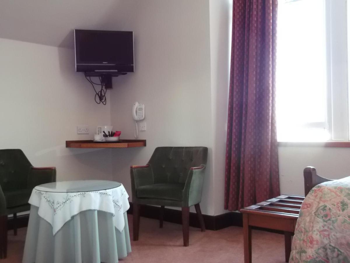 Caledonian Hotel ฟอร์ตออกัสตัส ภายนอก รูปภาพ