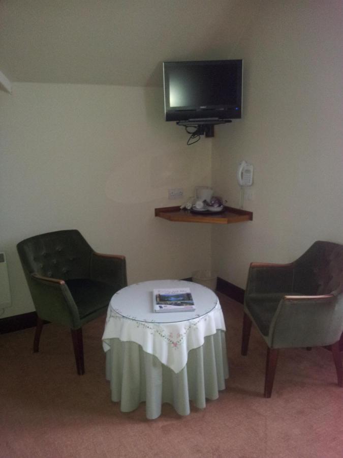 Caledonian Hotel ฟอร์ตออกัสตัส ภายนอก รูปภาพ