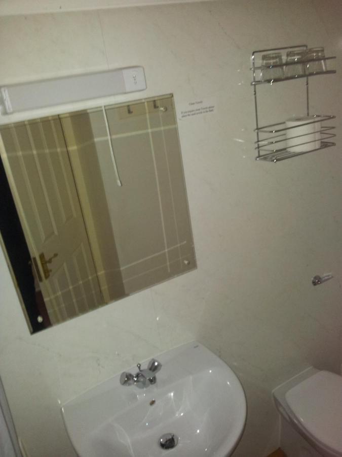Caledonian Hotel ฟอร์ตออกัสตัส ภายนอก รูปภาพ